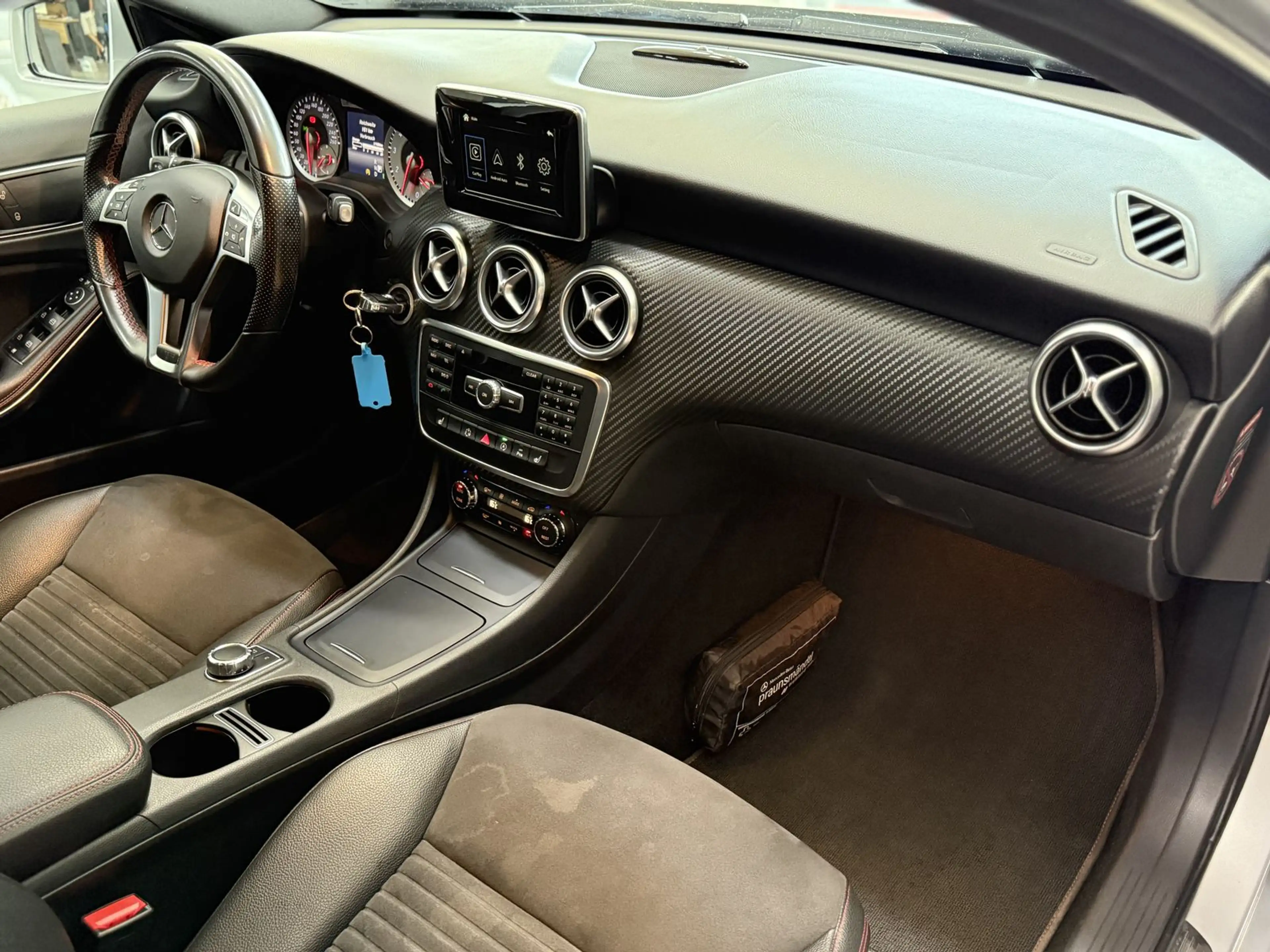 Mercedes-Benz A 200 A 200 Street Style *AMGLINE*CARPLAY* — photo 12
