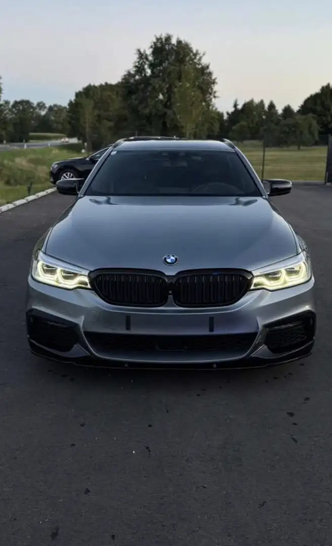 BMW 530 530d xDrive M- Sport Grau - 2