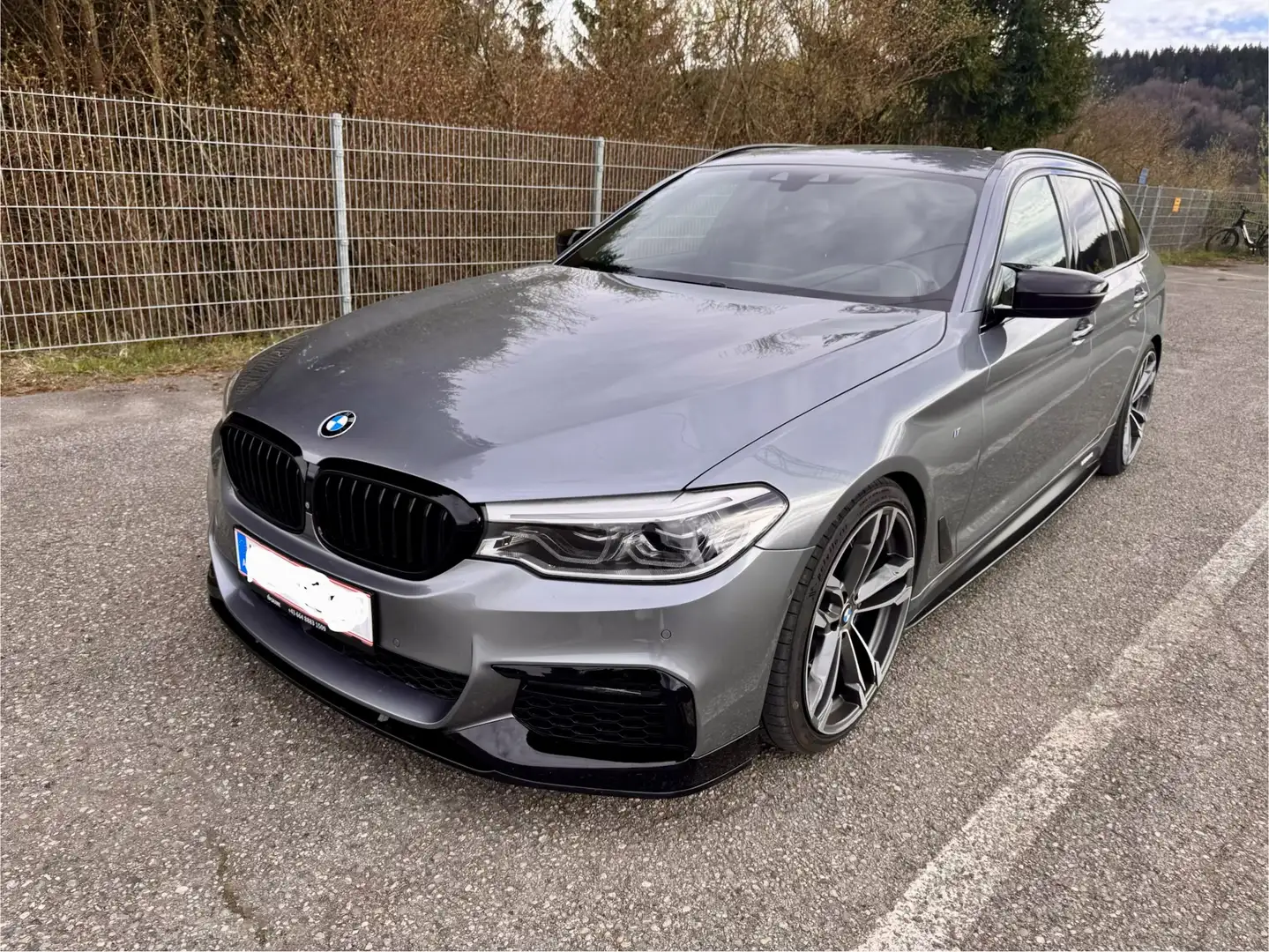 BMW 530 530d xDrive M- Sport Grau - 1