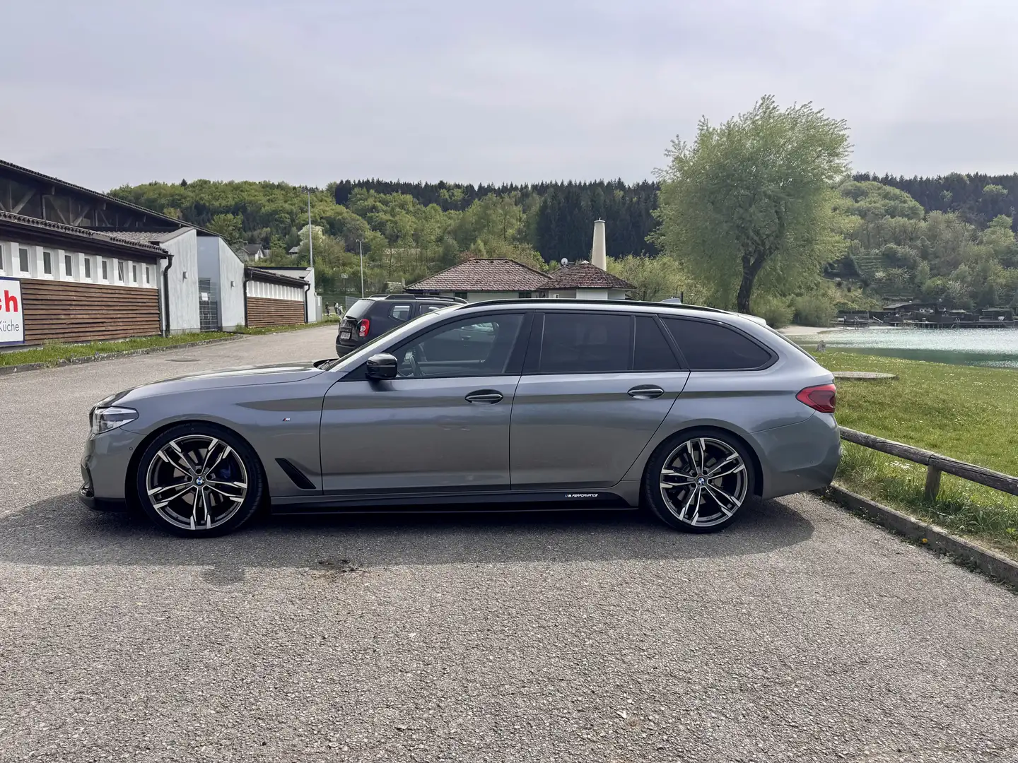 BMW 530 530d xDrive M- Sport Grau - 2