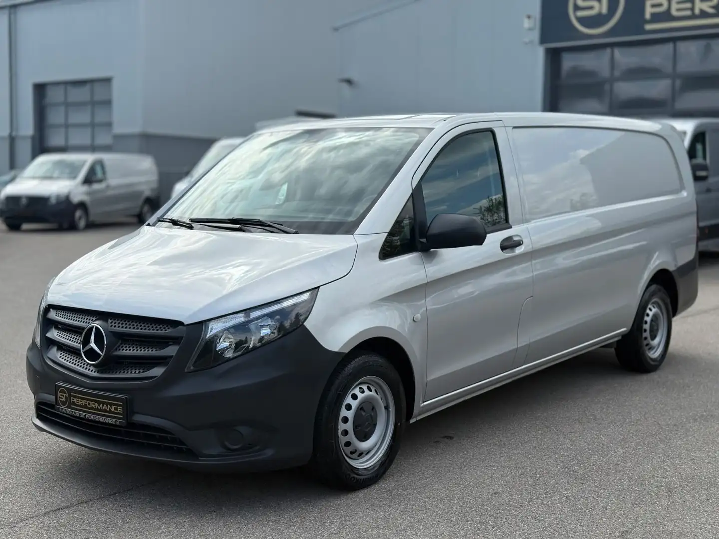 Mercedes-Benz Vito 111 CDI Extralang KLIMA 1HAND SCHRANK KAMER Srebrny - 1