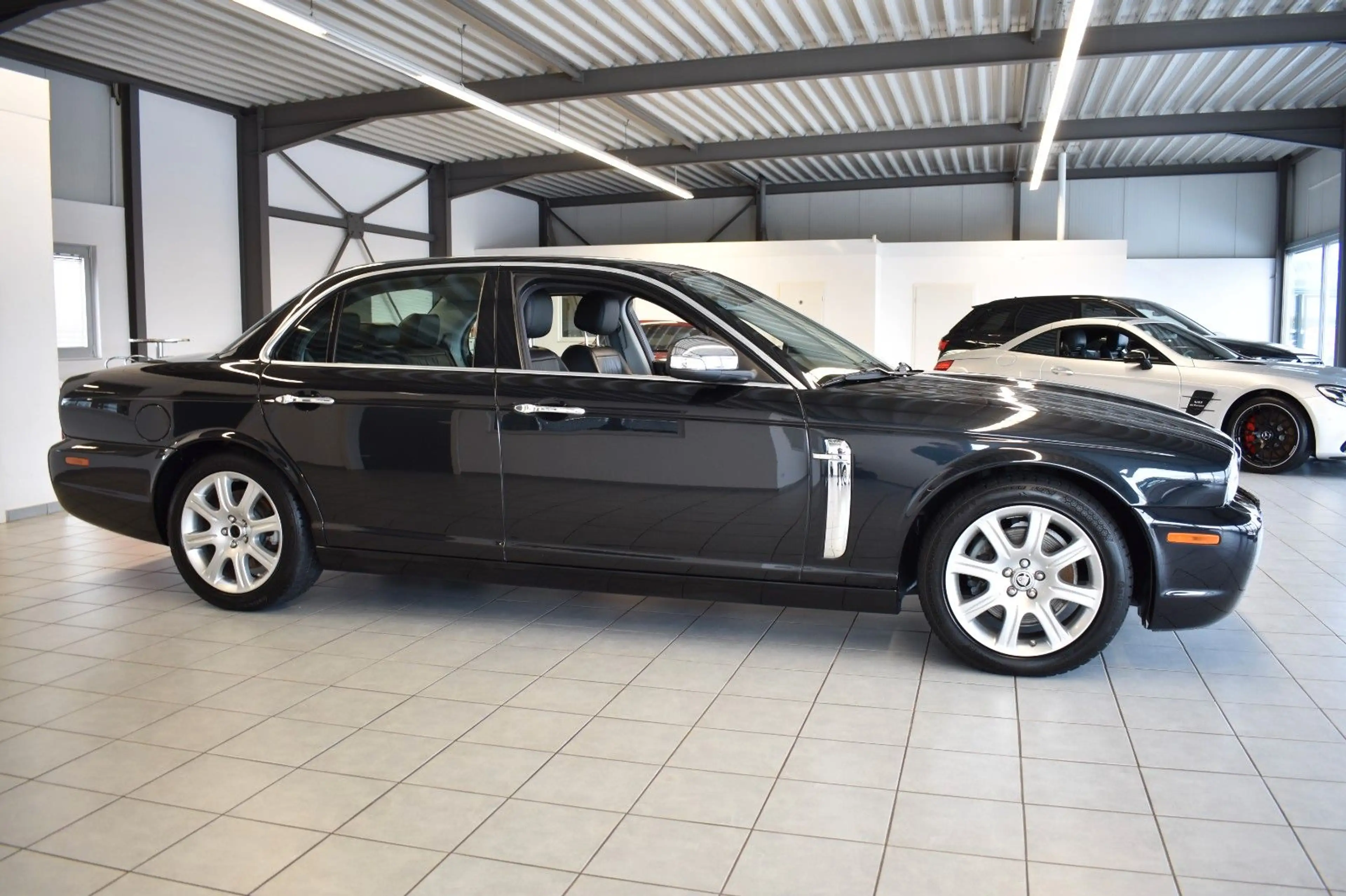 Jaguar XJ8 4.2 XJ8 (X358) Executive FACELIFT/ — photo 8