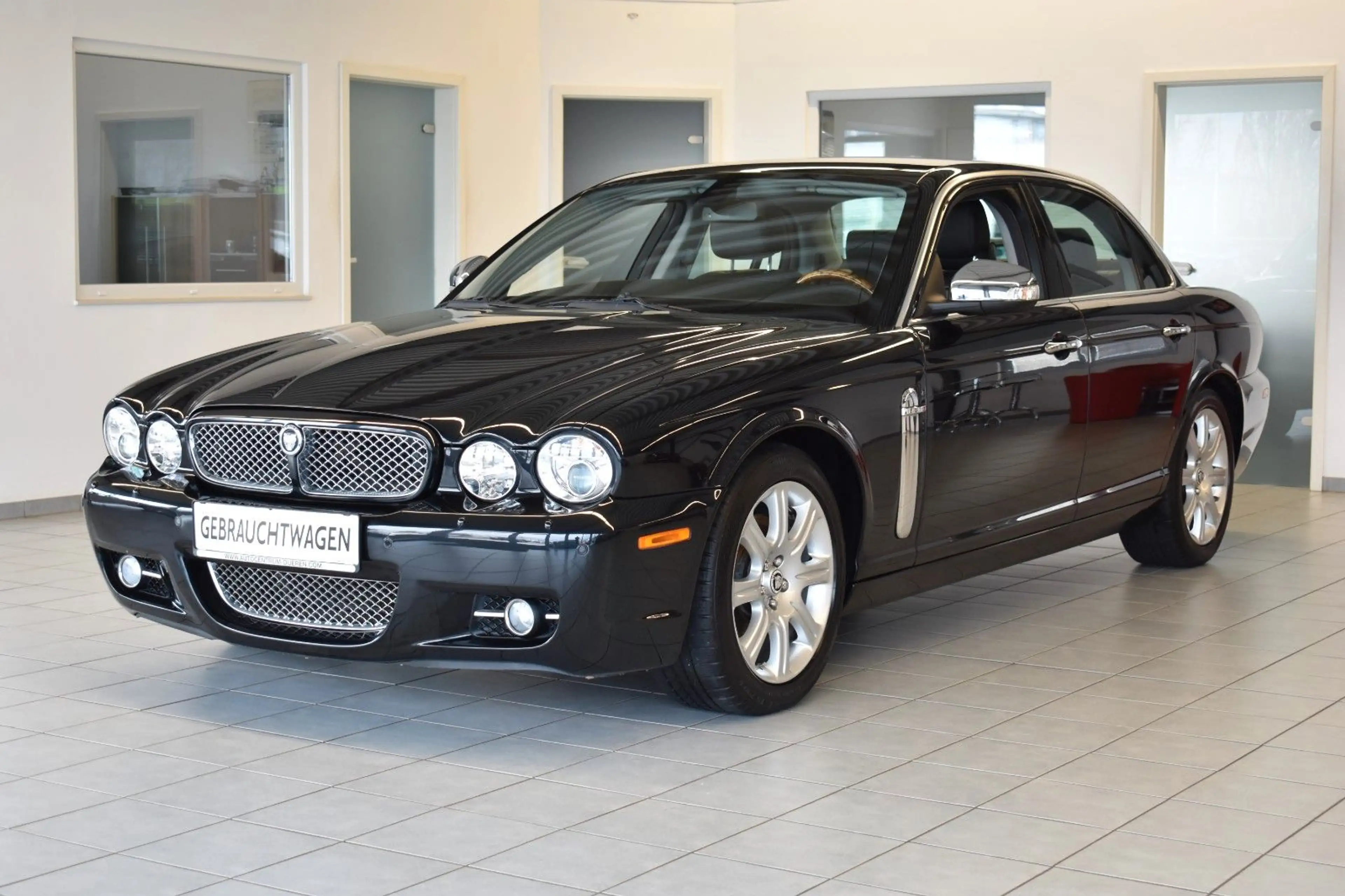 Jaguar XJ8 4.2 XJ8 (X358) Executive FACELIFT/ — photo 3