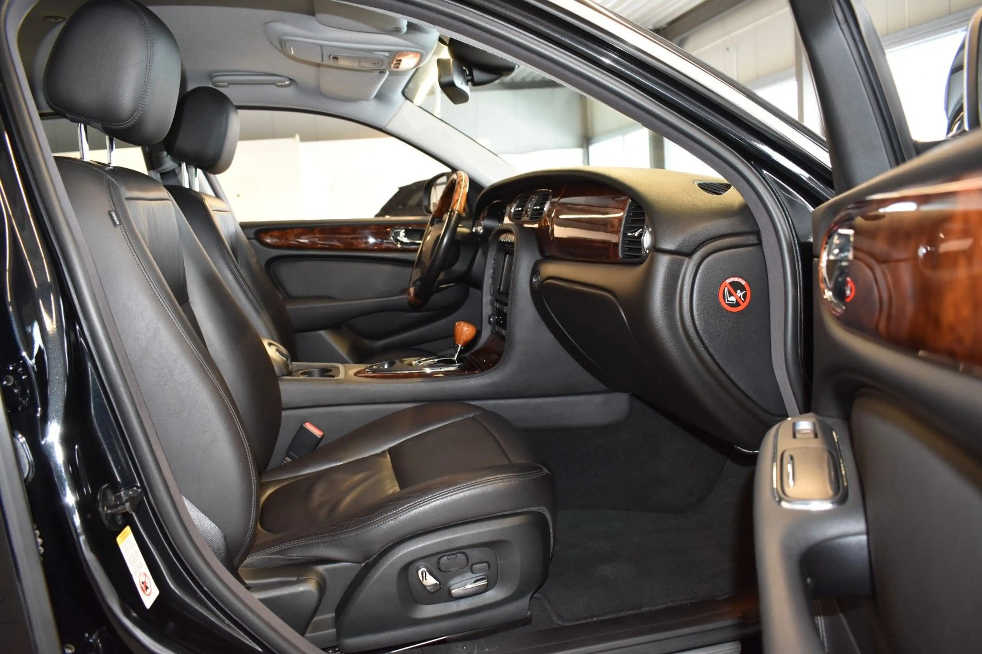 Jaguar XJ8 4.2 XJ8 (X358) Executive FACELIFT/ — photo 11