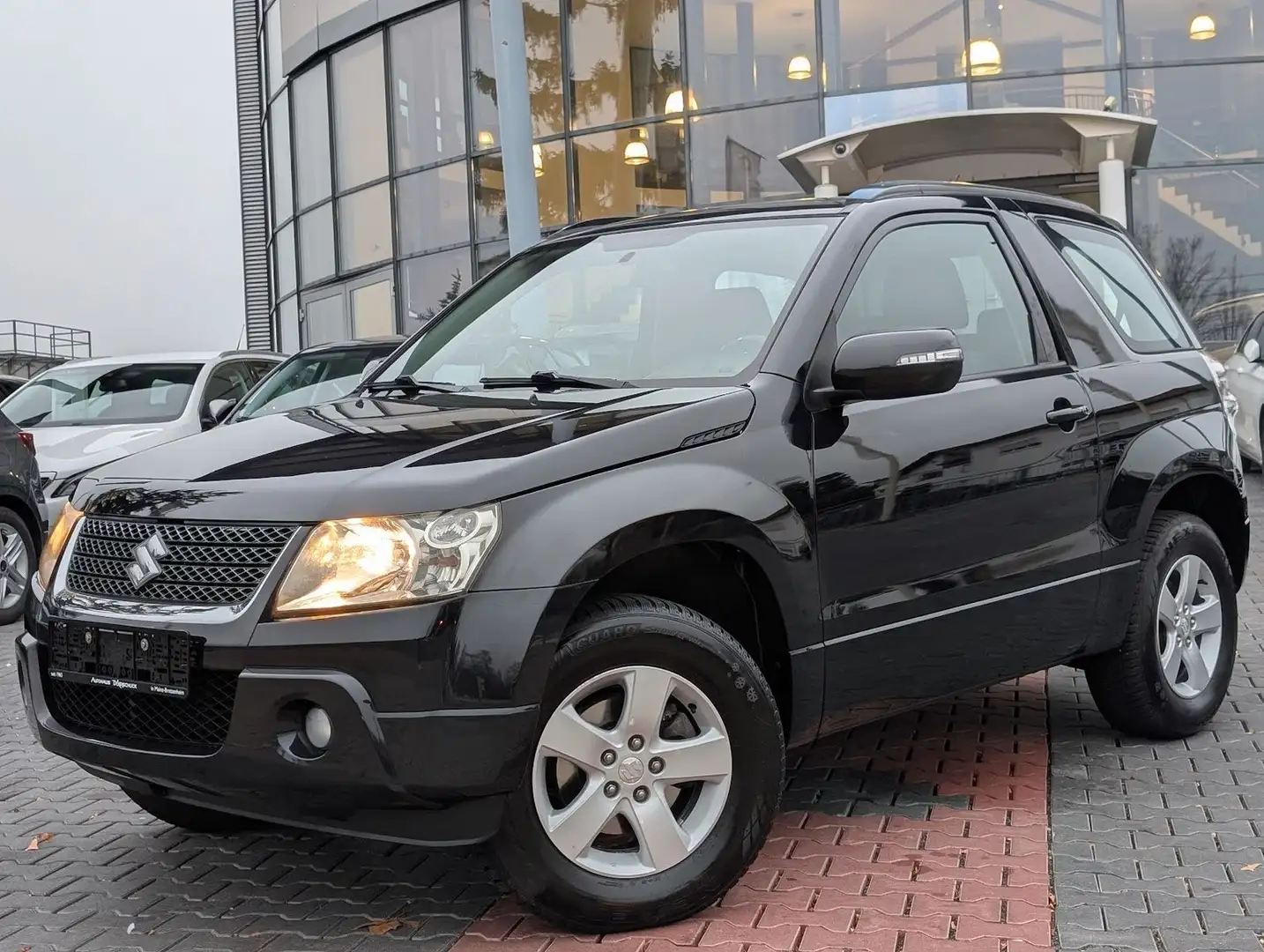 Suzuki Grand Vitara *4x4*KEYLESS*SHZ*ALU*6AIRBAG*ESP* Nero - 2