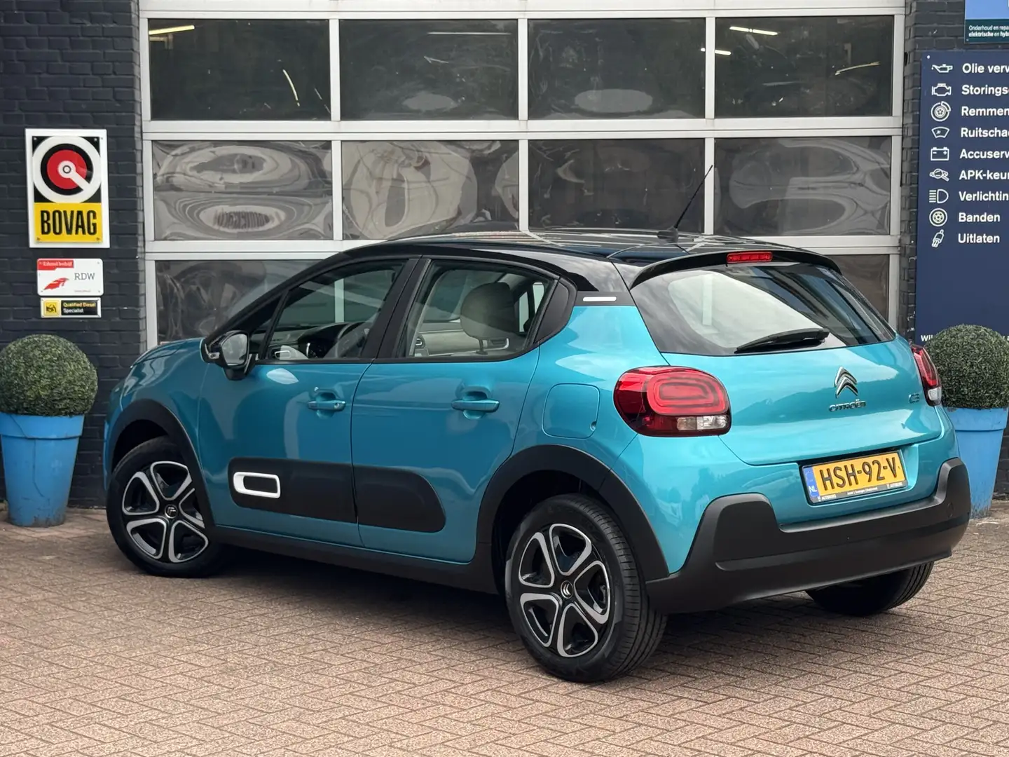 Citroen C3 1.2 PureTech Shine GRATIS Afleverpakket! | Stoelve Bleu - 2