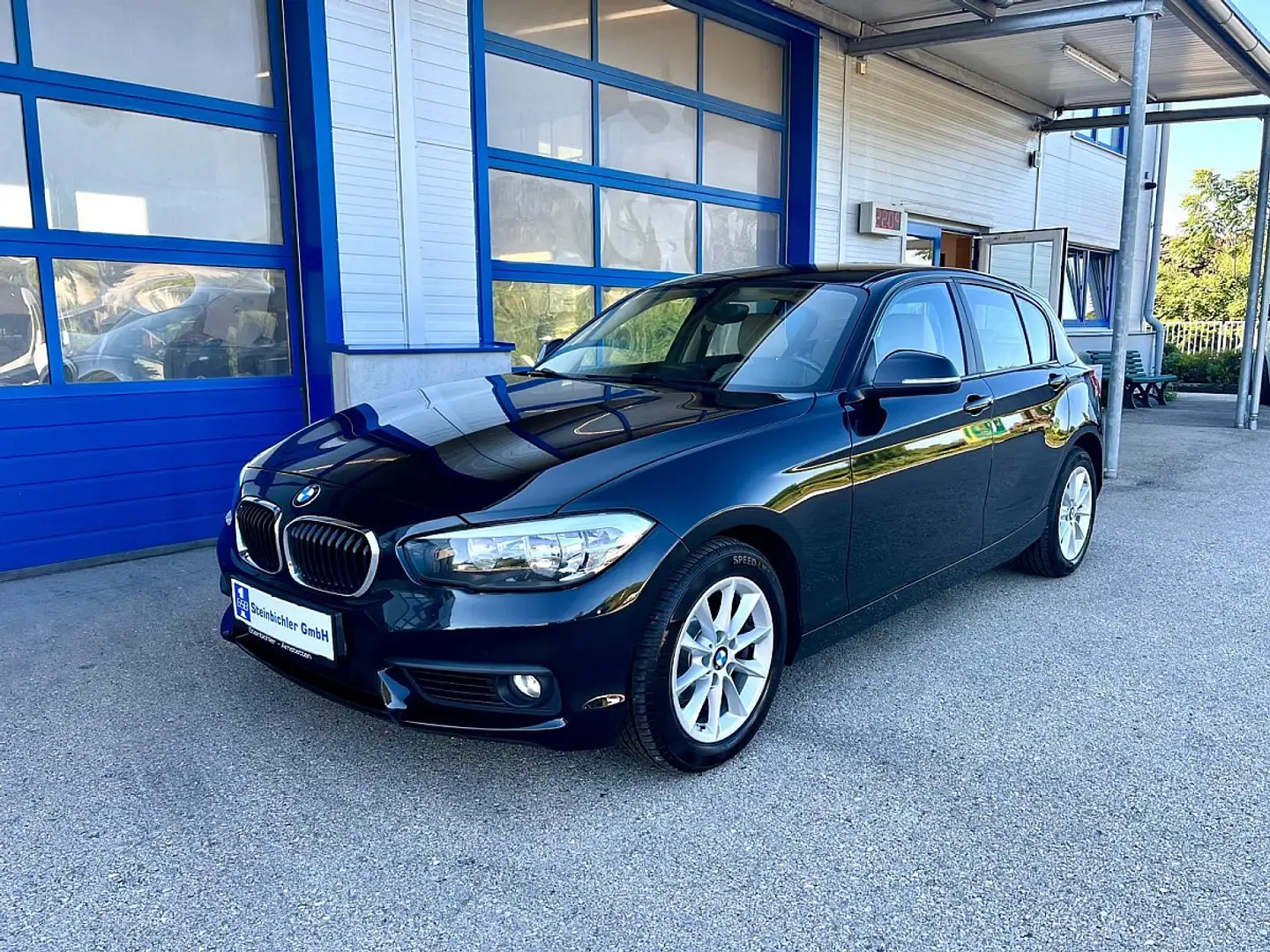 BMW 118 d Schwarz - 1