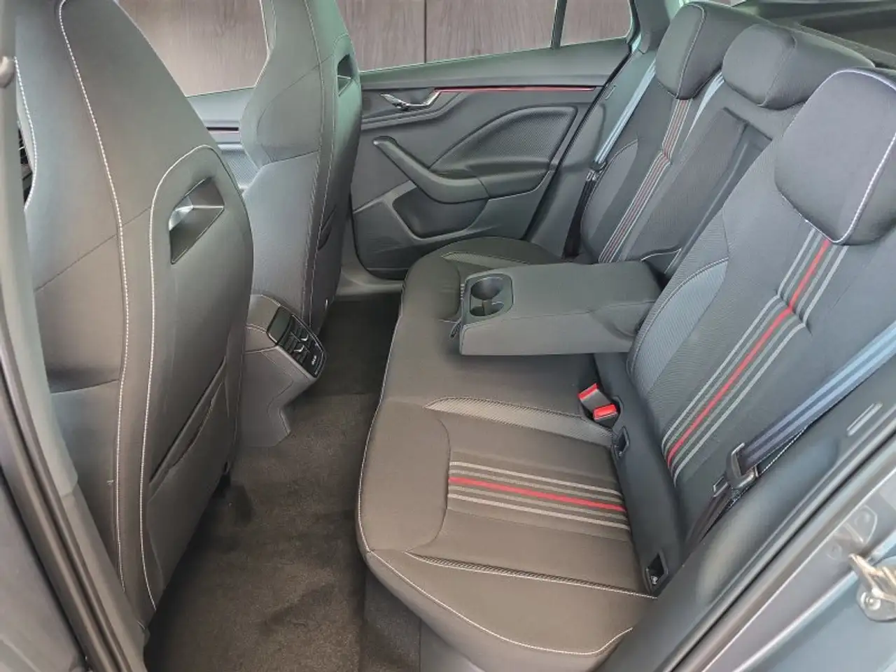 Skoda Kamiq Monte Carlo 1,5TSI DSG 4*J.Gar/AHK/18*Alu/el.Klapp, миниатюра 13