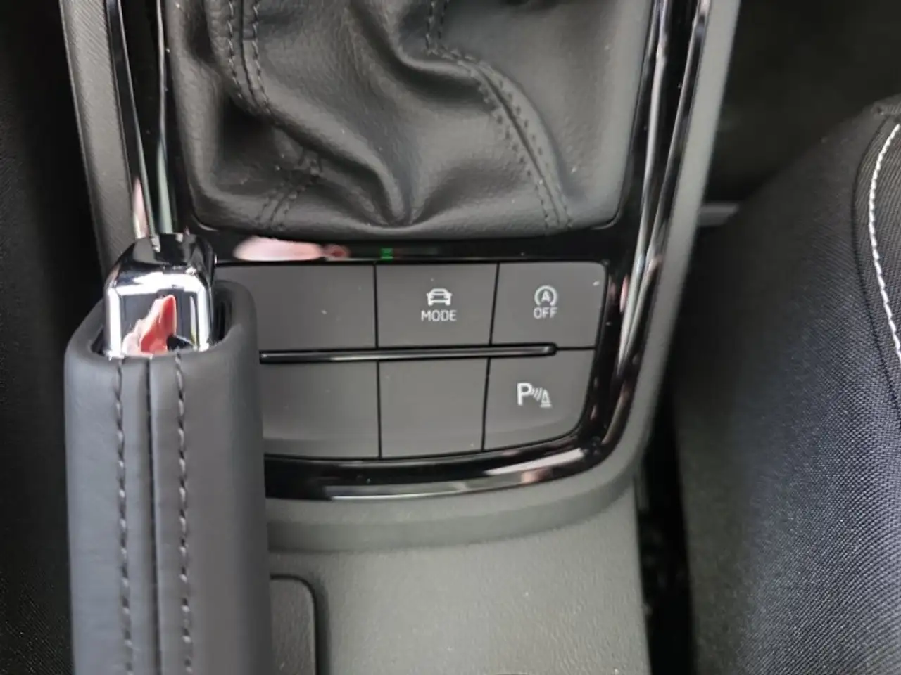 Skoda Kamiq Monte Carlo 1,5TSI DSG 4*J.Gar/AHK/18*Alu/el.Klapp, миниатюра 26