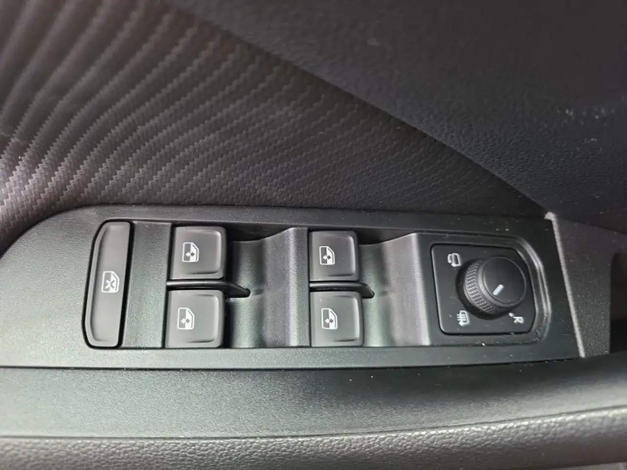 Skoda Kamiq Monte Carlo 1,5TSI DSG 4*J.Gar/AHK/18*Alu/el.Klapp, миниатюра 25