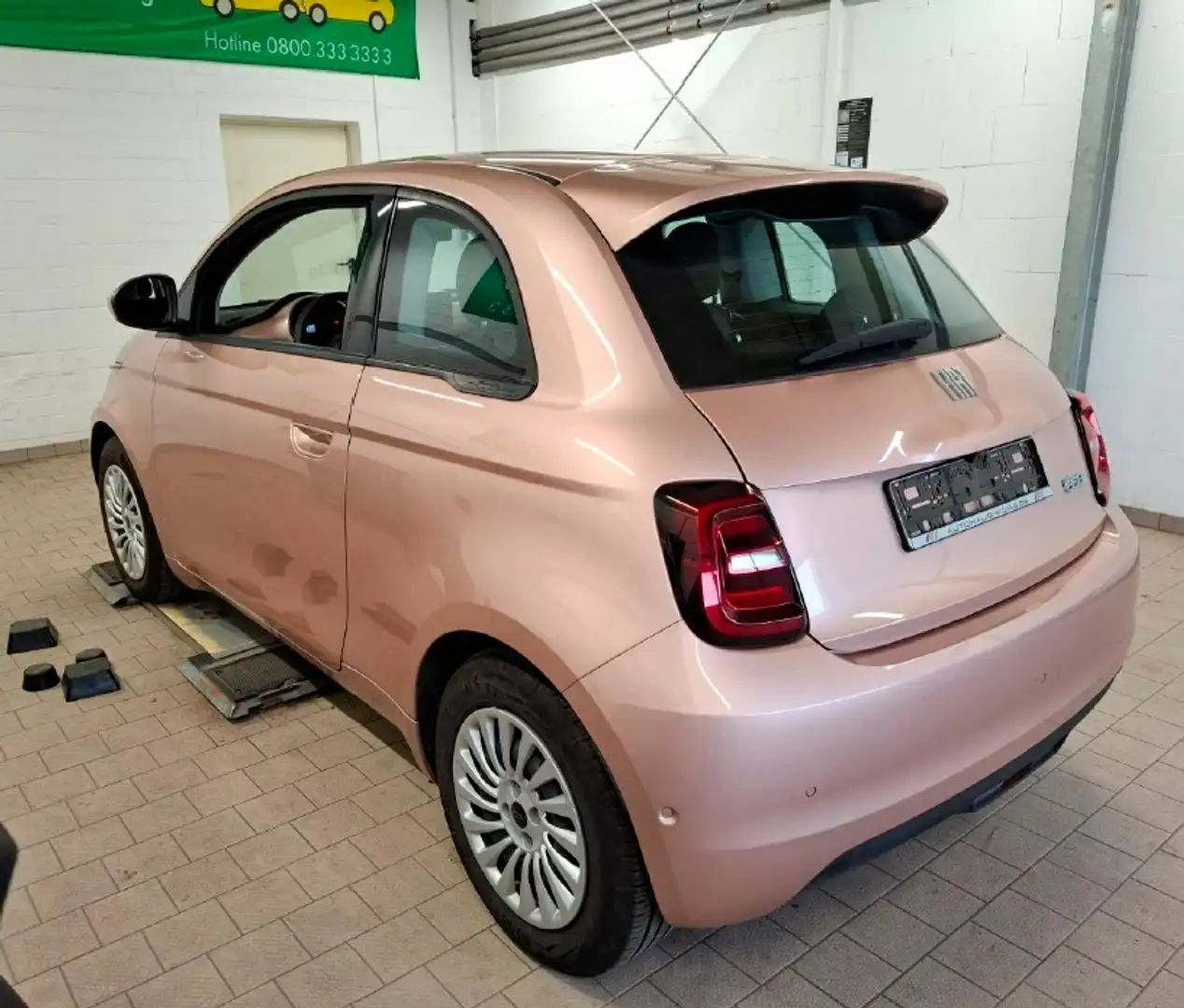Fiat 500e 3+1 42 kWh 320 Km Reichweite  Navi - Klima Gold - 2