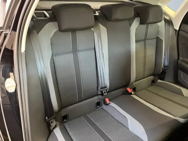 Volkswagen Polo view 11