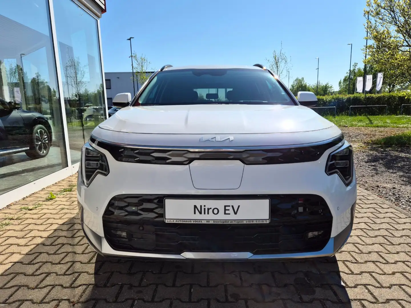 Kia Niro e-Niro Inspiration WP Tech-DriveWise-Relax-Paket Weiß - 2