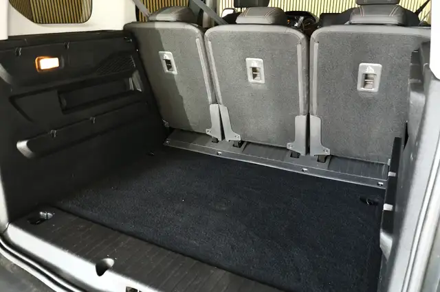 Peugeot Rifter view 26