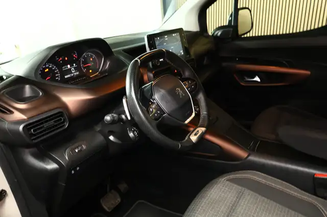 Peugeot Rifter view 10