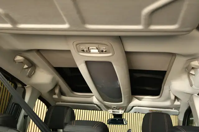 Peugeot Rifter view 28