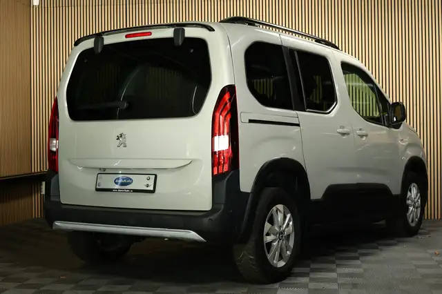 Peugeot Rifter view 3