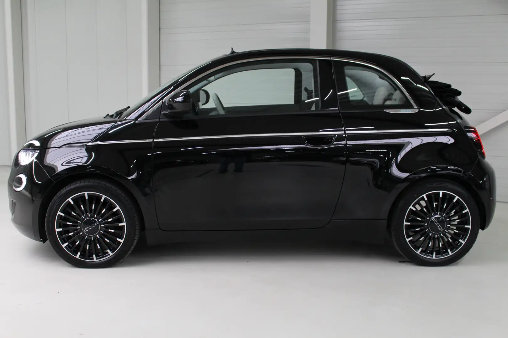 Fiat 500C La Prima 42 kWh Leder | Navigatie | Lichtmetalen v Zwart - 2