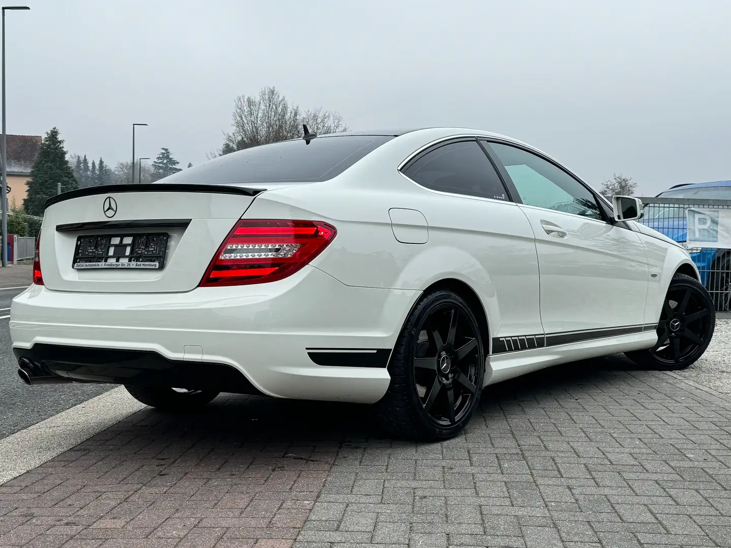 Mercedes-Benz C 180 Coupe 3x Amg line Bi-Xenon Navi MB Scheckheft gepf Weiß - 2
