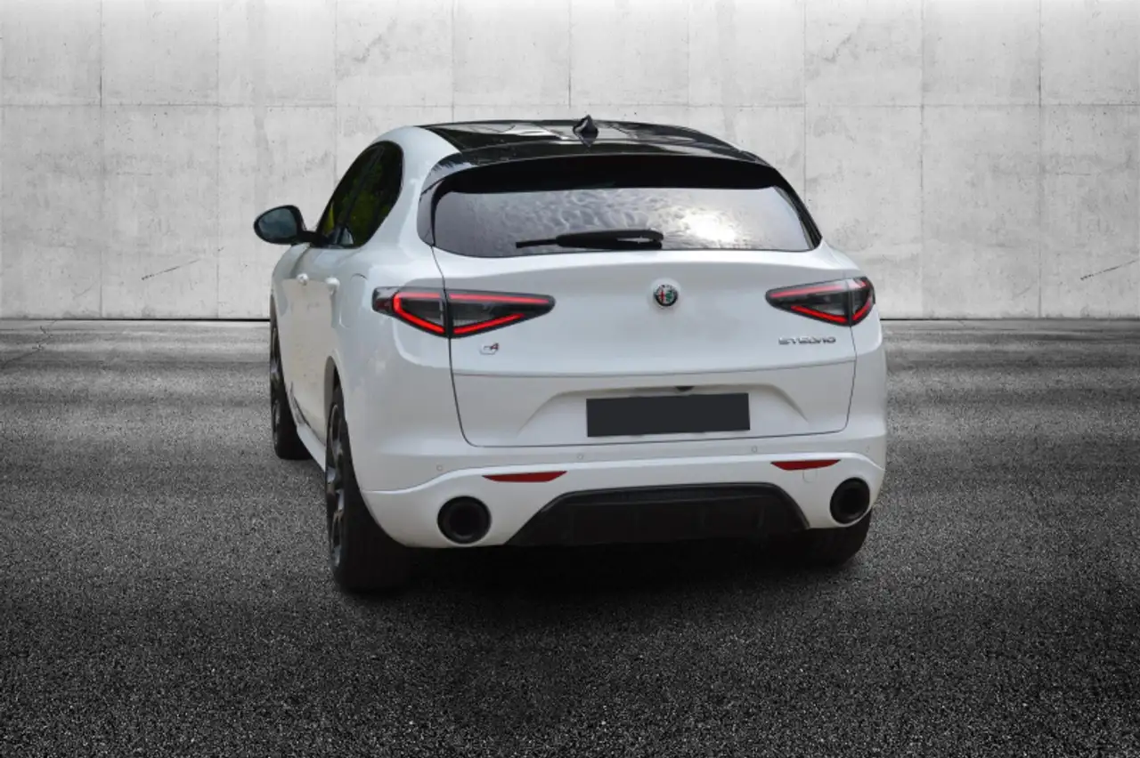 Alfa Romeo Stelvio 2024