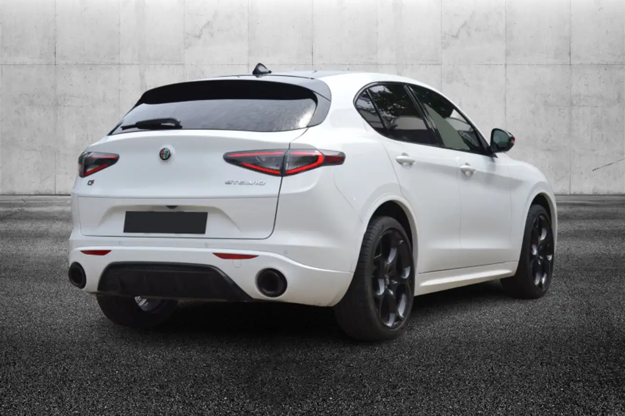 Alfa Romeo Stelvio 2024