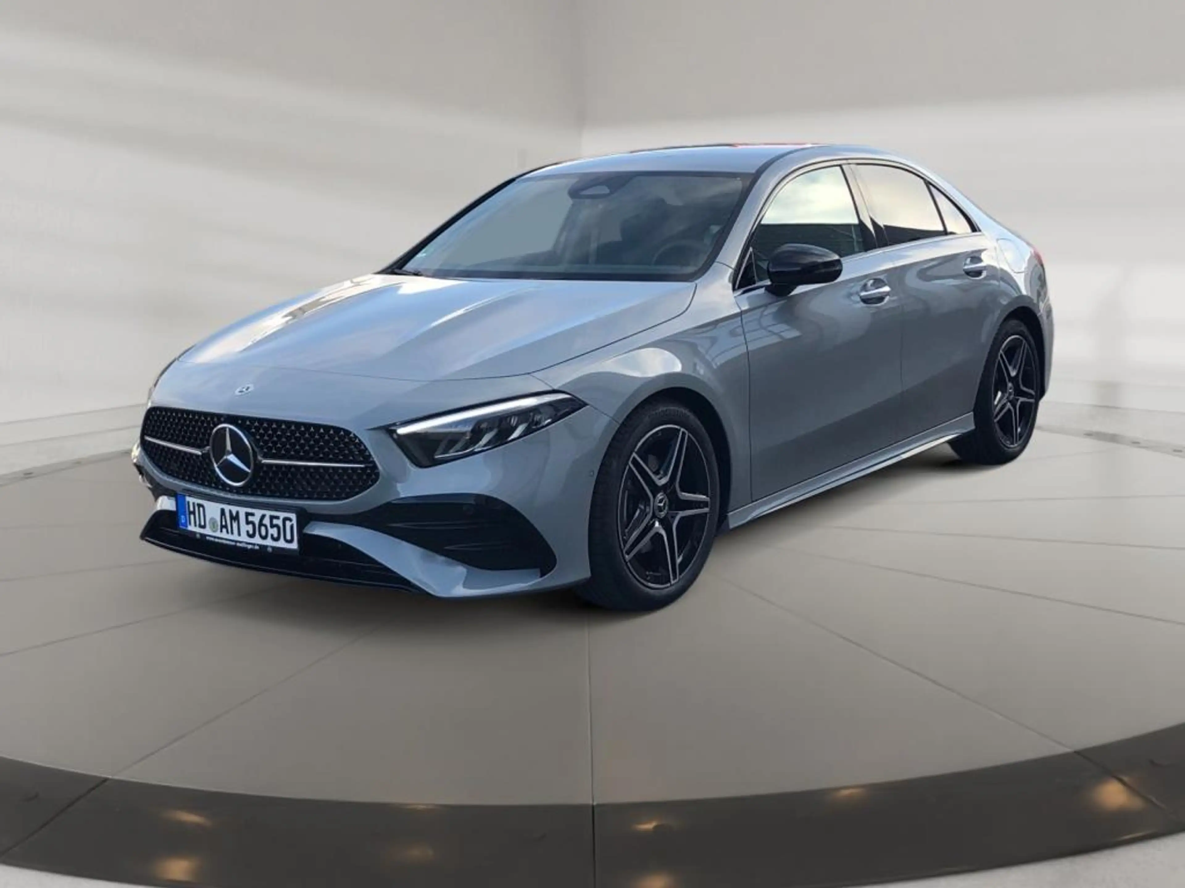 Mercedes-Benz A 200 Limousine AMG+ILS+MBUX+Night+AHK+Stdhz+Cam — photo 2