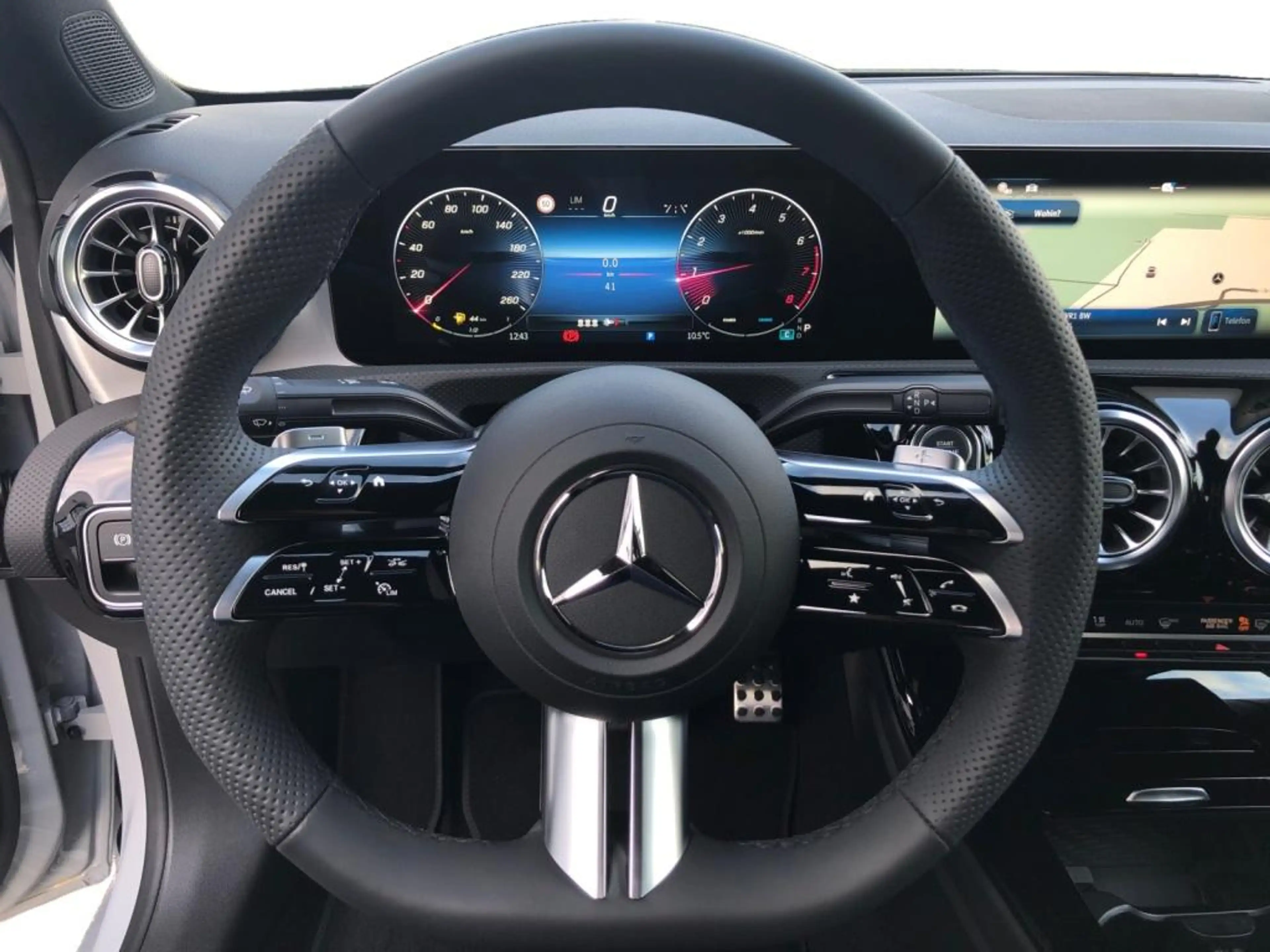 Mercedes-Benz A 200 Limousine AMG+ILS+MBUX+Night+AHK+Stdhz+Cam — photo 11