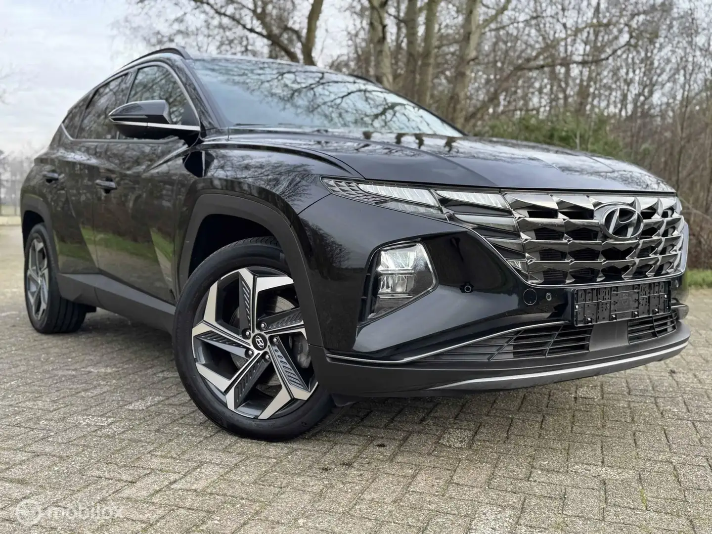 Hyundai TUCSON 1.6 T-GDI PHEV Comfort Smart 4WD Zwart - 2