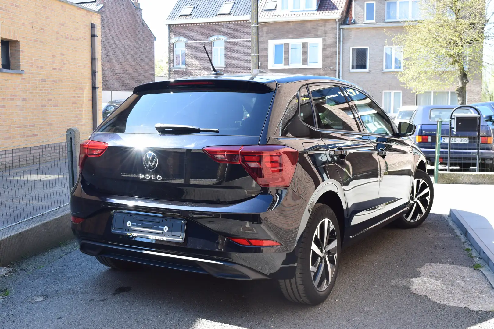Volkswagen Polo 1.0 TSI DSG - NAVI / LANE ASSIST / ACC STOP &GO Zwart - 2