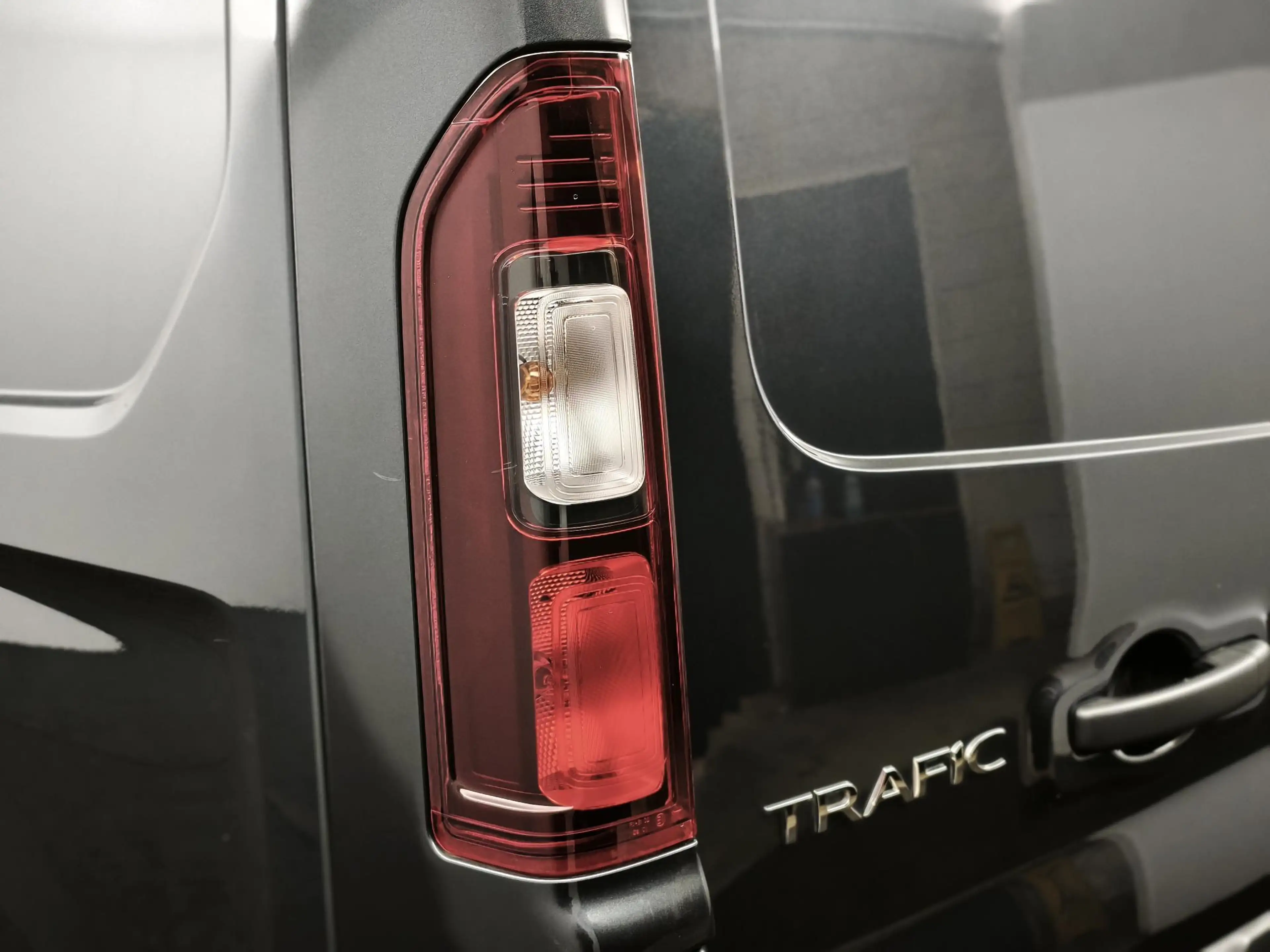 Renault Trafic 2.0 dCi 130 T30 L2H1 Work Edition | Camera | Navig — photo 28