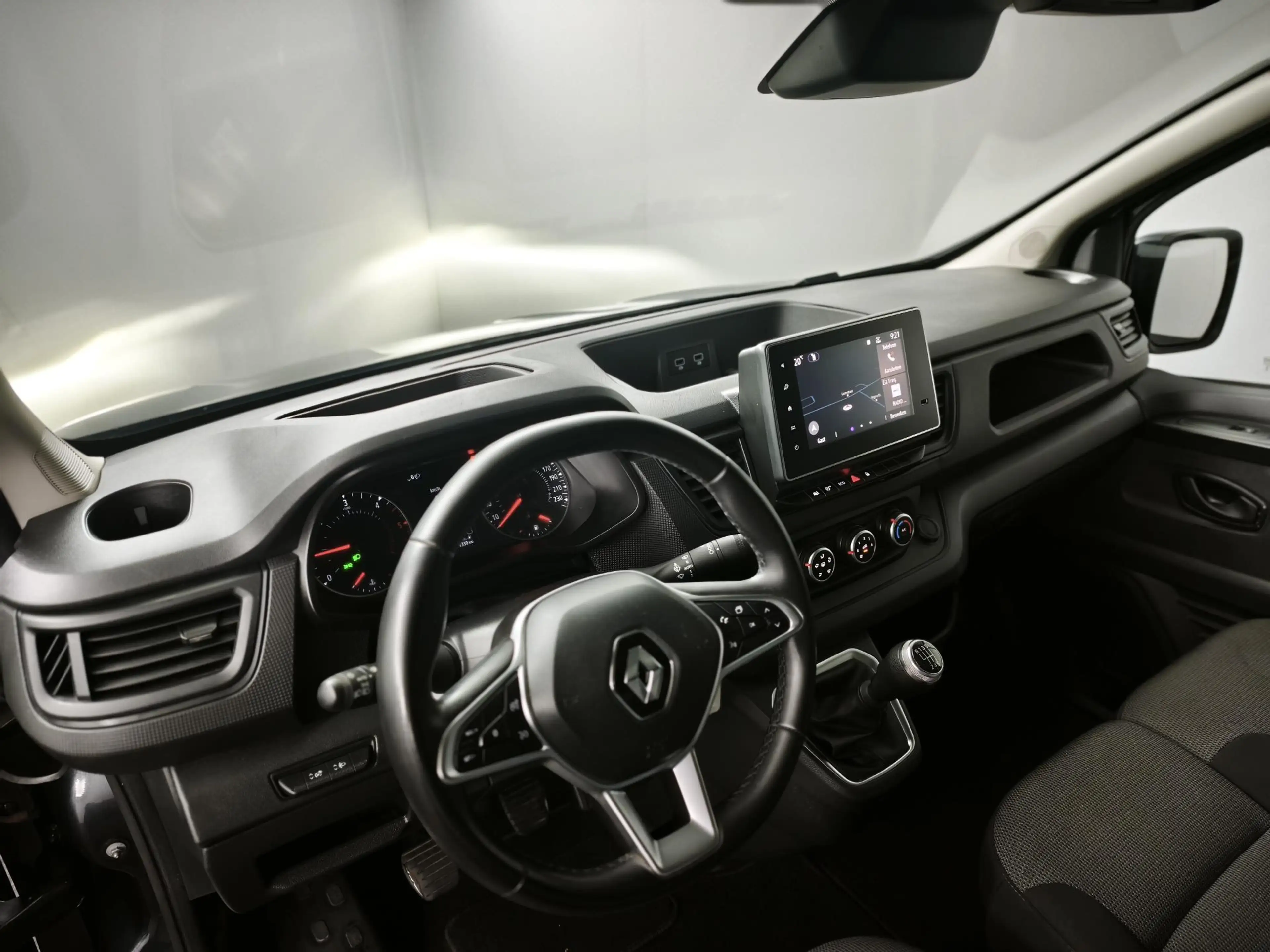 Renault Trafic 2.0 dCi 130 T30 L2H1 Work Edition | Camera | Navig — photo 27