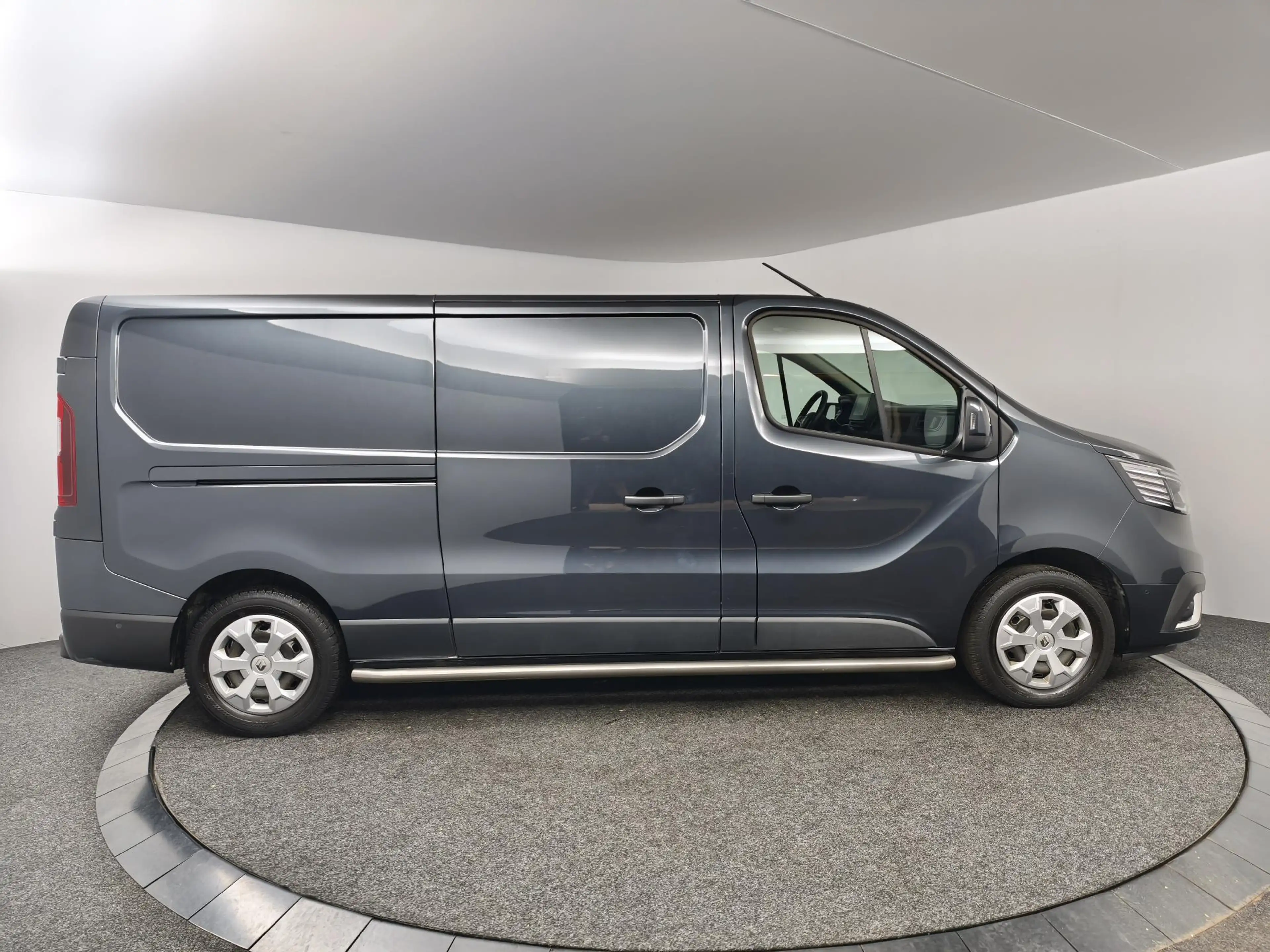 Renault Trafic 2.0 dCi 130 T30 L2H1 Work Edition | Camera | Navig — photo 16