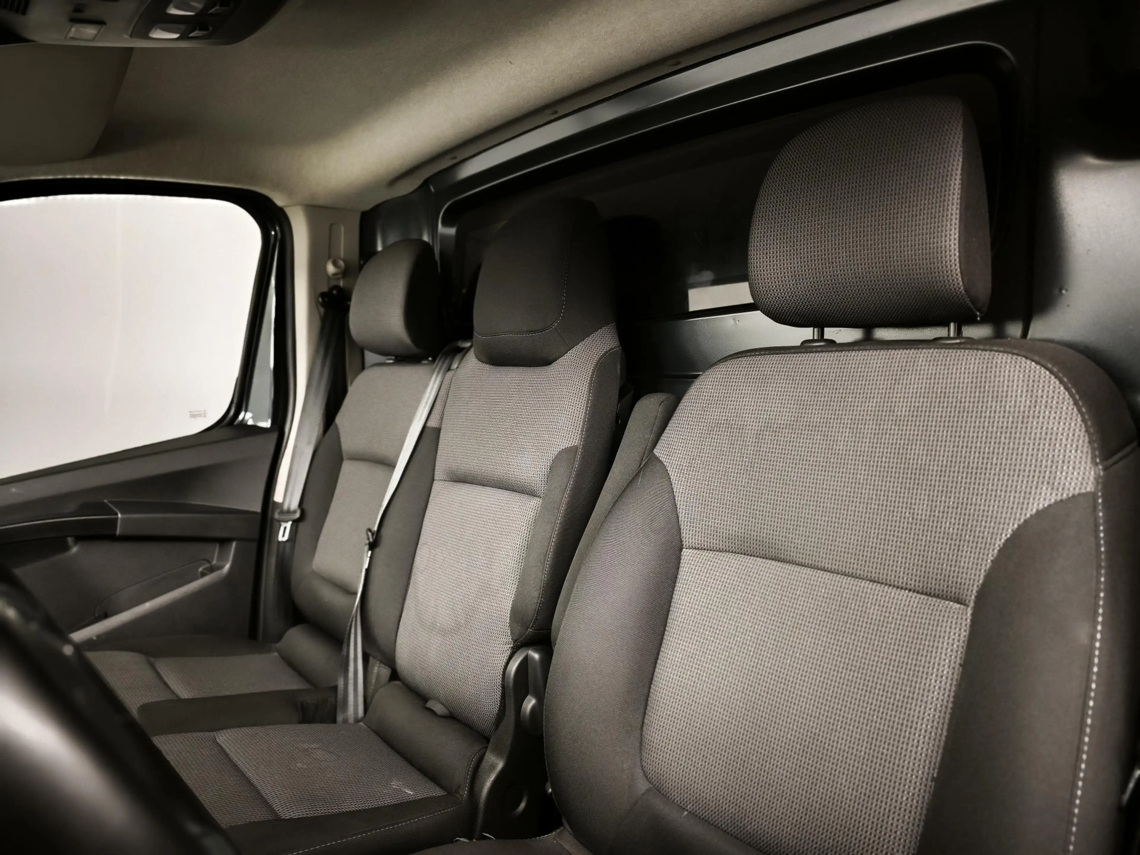 Renault Trafic 2.0 dCi 130 T30 L2H1 Work Edition | Camera | Navig — photo 21
