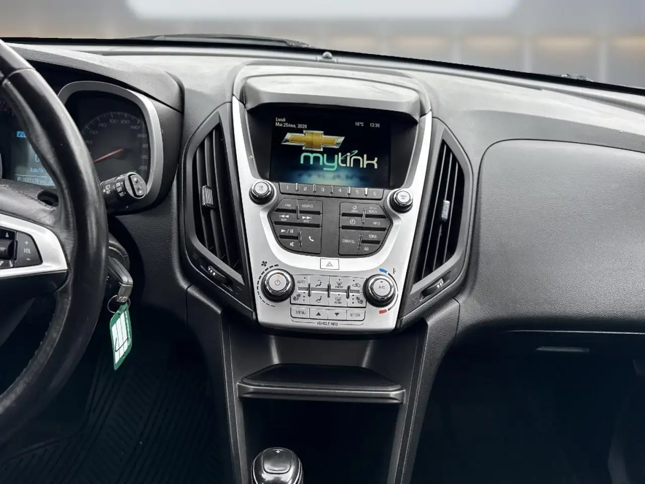 Chevrolet Equinox photo Chevrolet Equinox