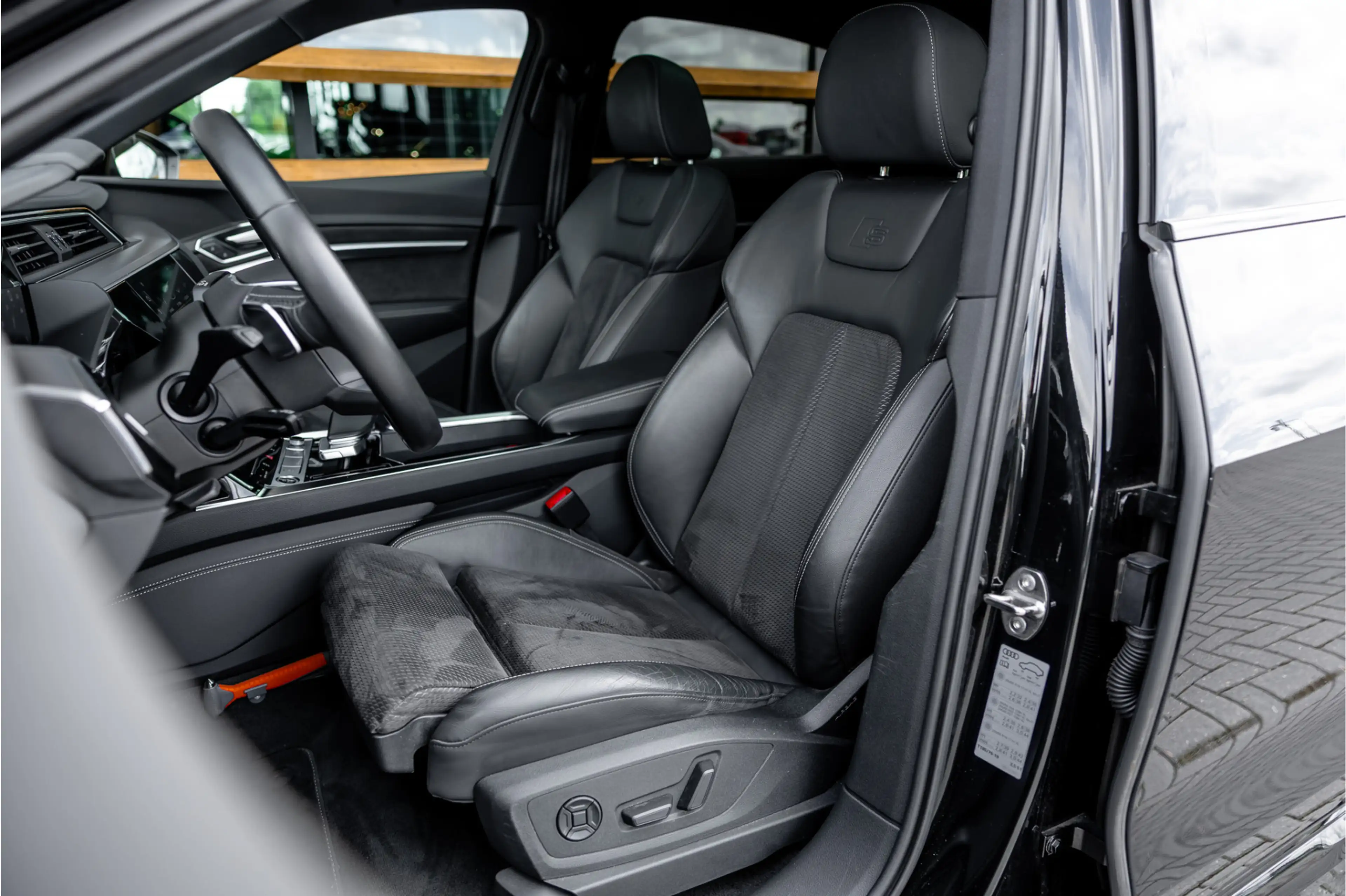 Audi e-tron Sportback 55 quattro S edition 95 kWh - S Line | P — photo 8