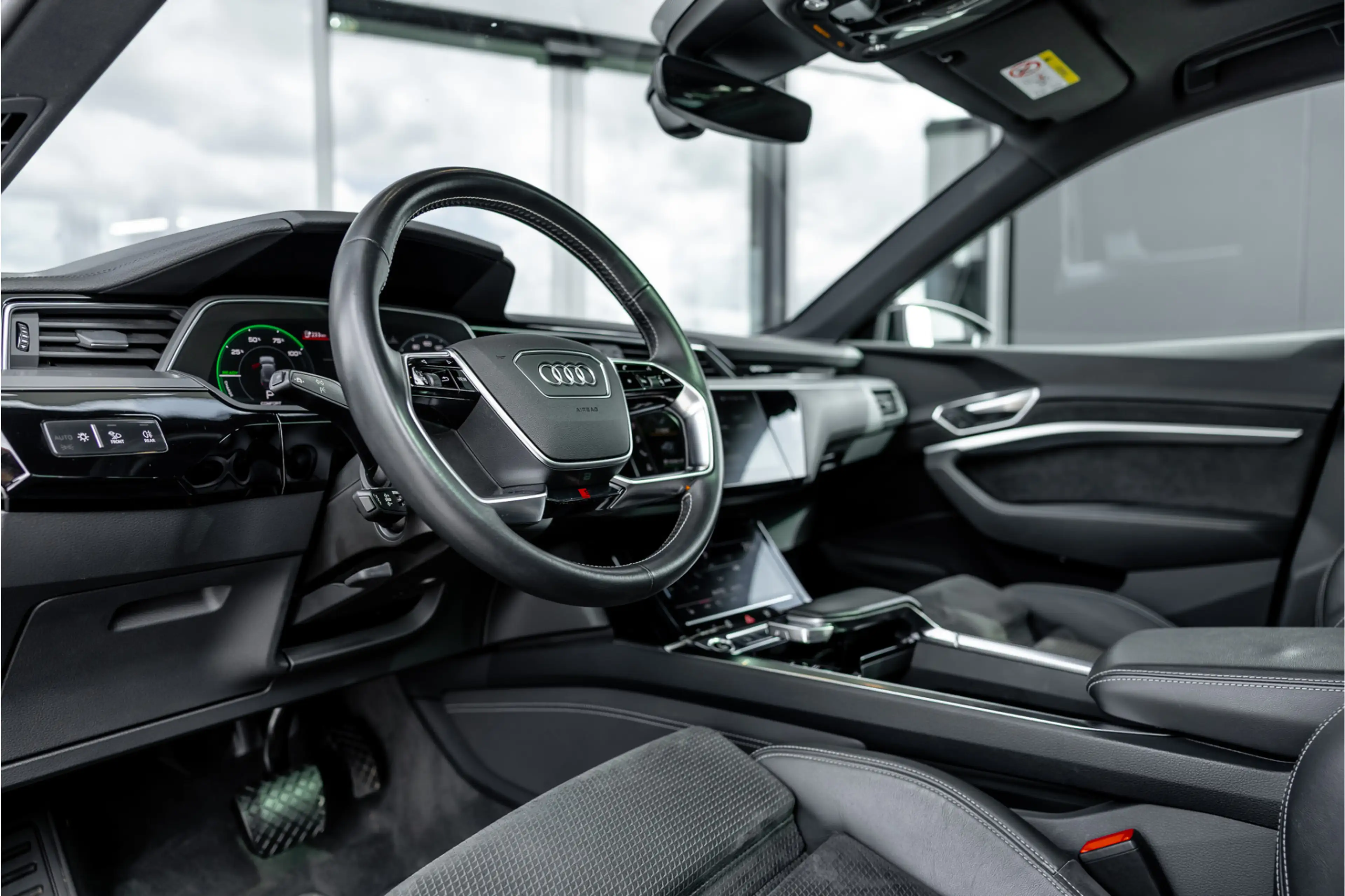 Audi e-tron Sportback 55 quattro S edition 95 kWh - S Line | P — photo 15