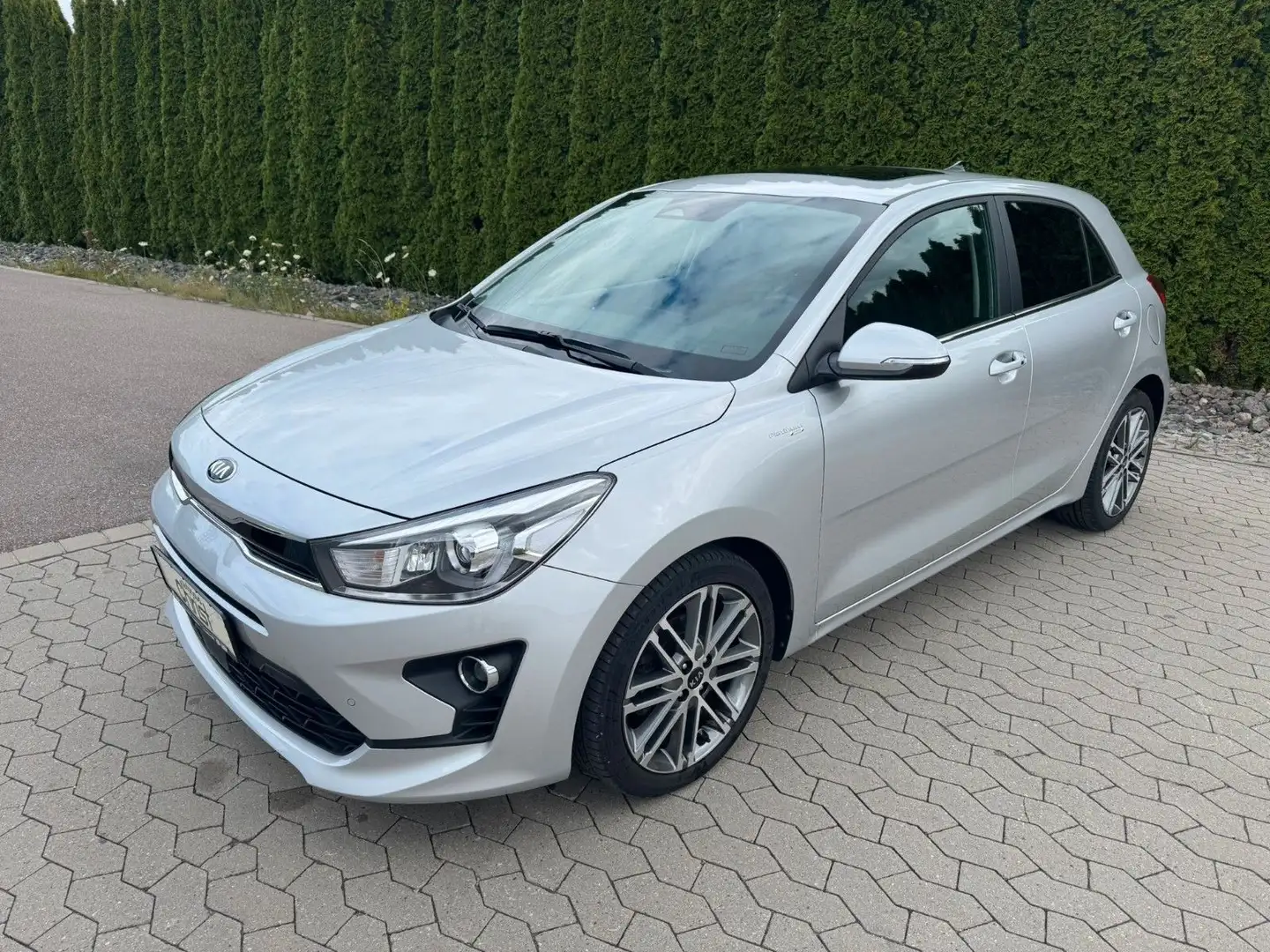 Kia Rio 1.0 T-GDI DCT Platinum *Glasdach*ACC*Navi* Zilver - 1