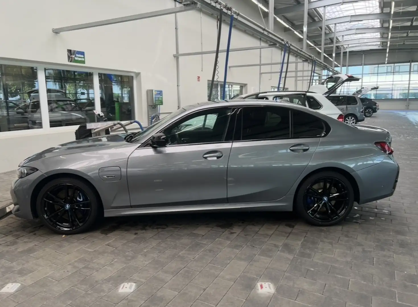 BMW 330 330e Aut. M Sport - 2