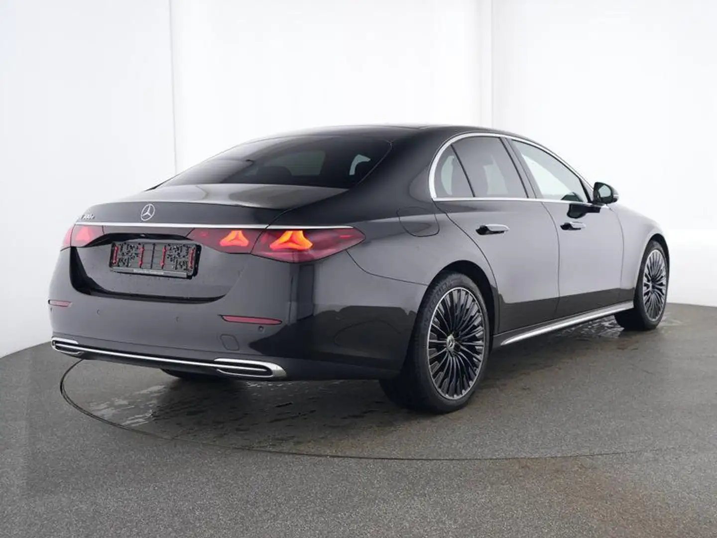 Mercedes-Benz E 300 e Exclusive Line MBUX Superscreen / Burmester® 4D- Zwart - 2