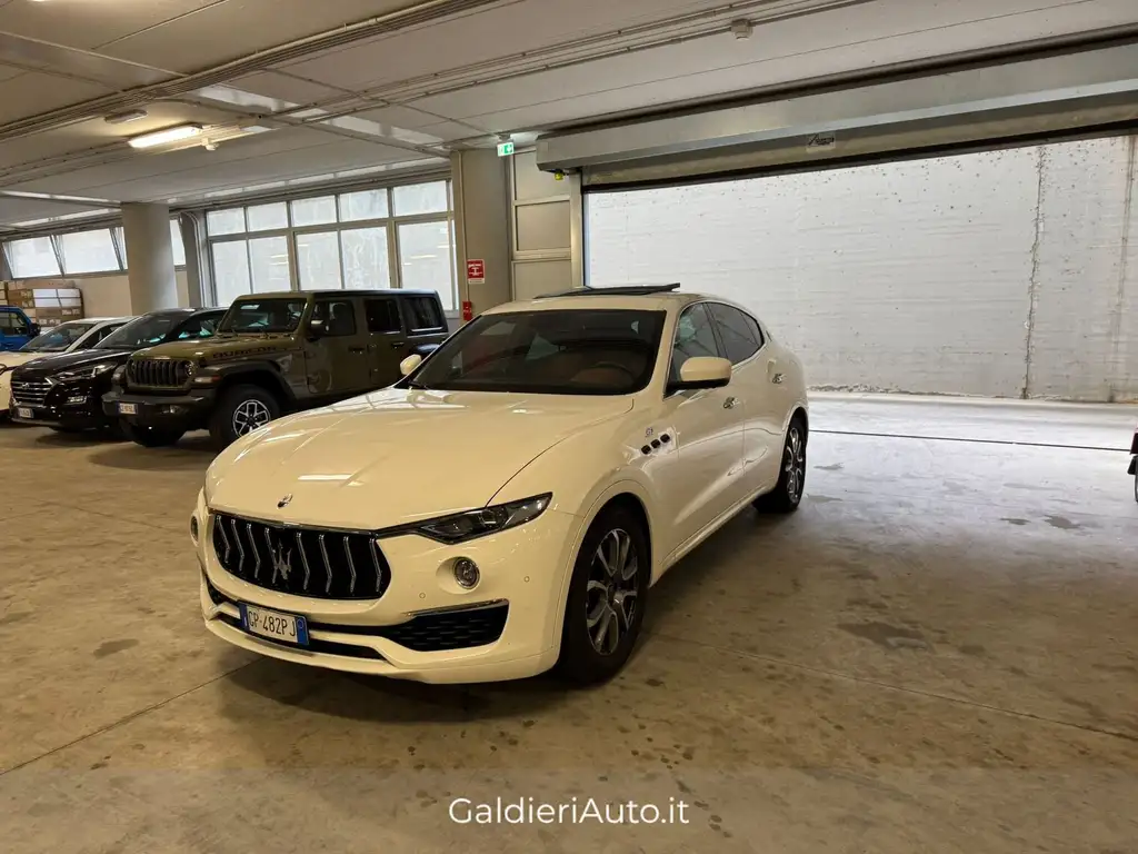 Maserati Levante 2023 из Европы — купить под ключ