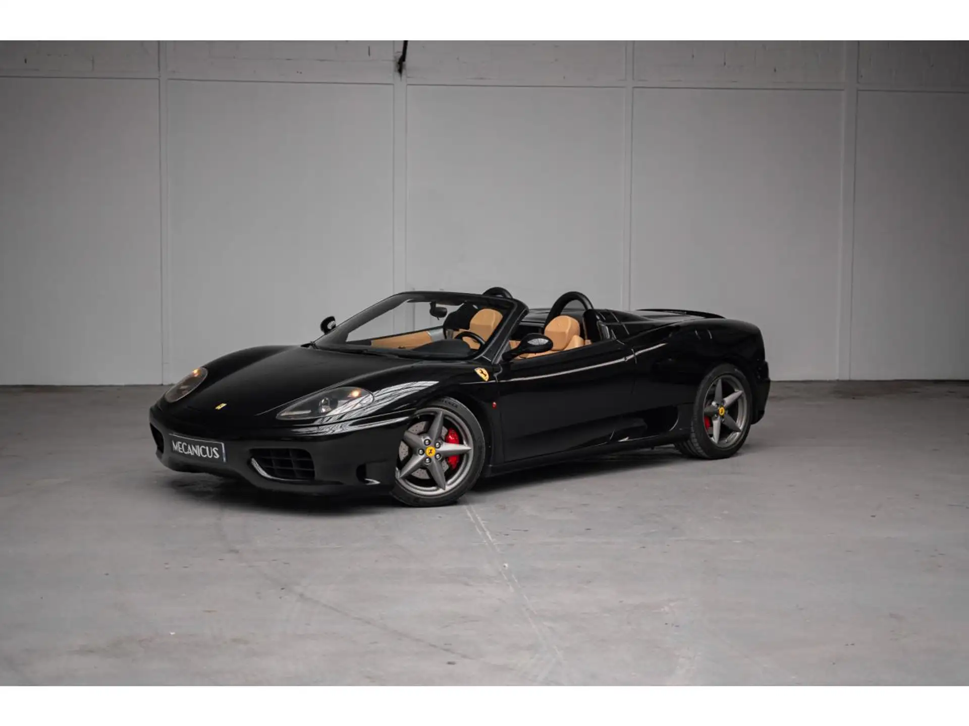 페라리 360 Spider 2004 검정 사진 2