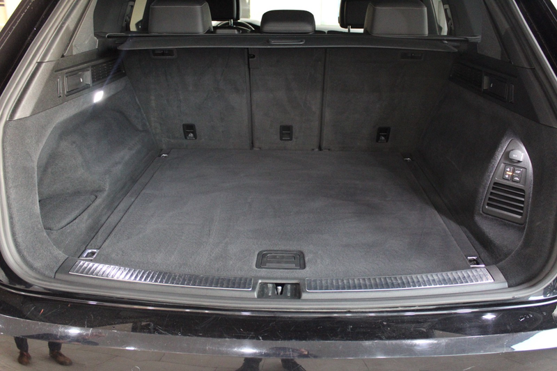 Volkswagen Touareg R-Line 4Motion Innovision Cockpit — photo 4