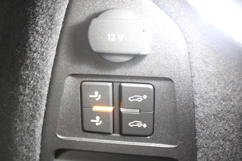 Volkswagen Touareg R-Line 4Motion Innovision Cockpit — photo 7