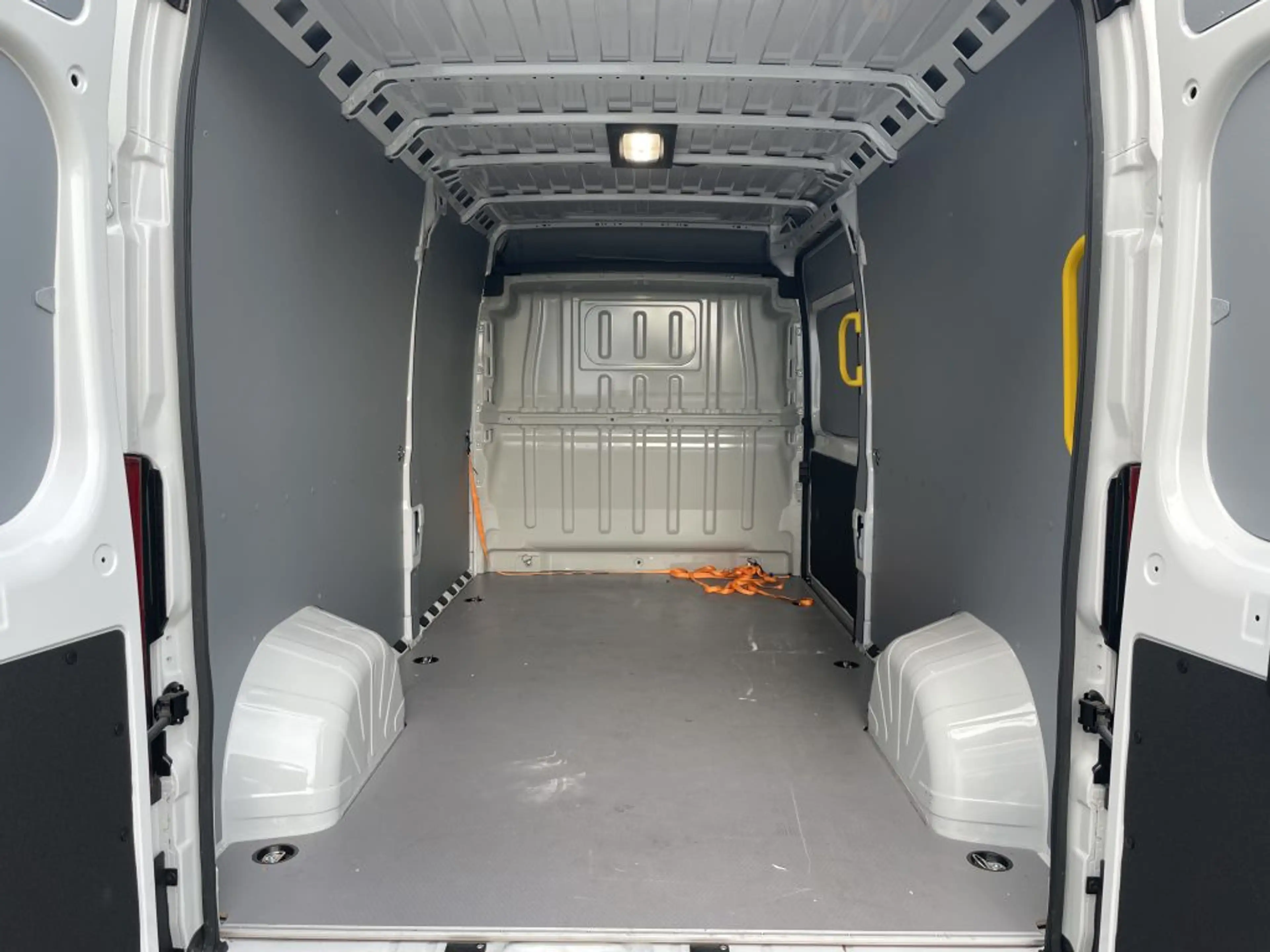 Toyota Proace Max 2.2-l-D 35 L3H2 Work — photo 4