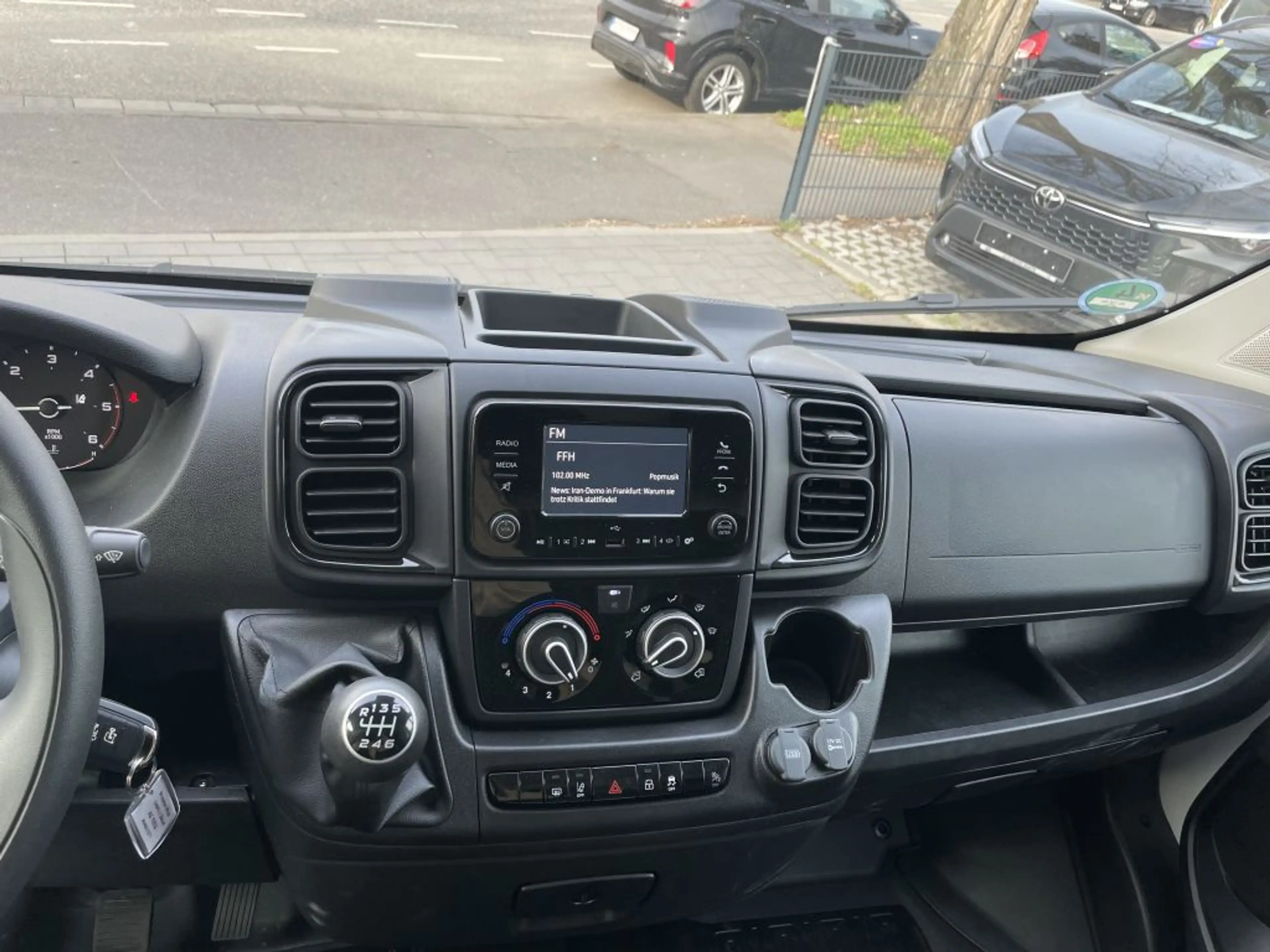 Toyota Proace Max 2.2-l-D 35 L3H2 Work — photo 12