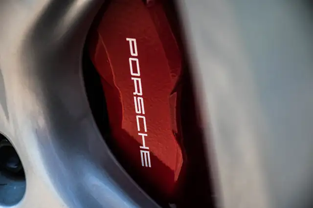 Porsche 911 view 13