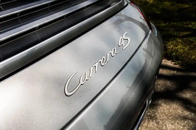 Porsche 911 view 10