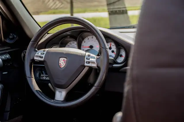 Porsche 911 view 15