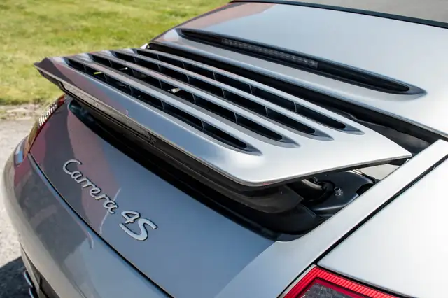 Porsche 911 view 11