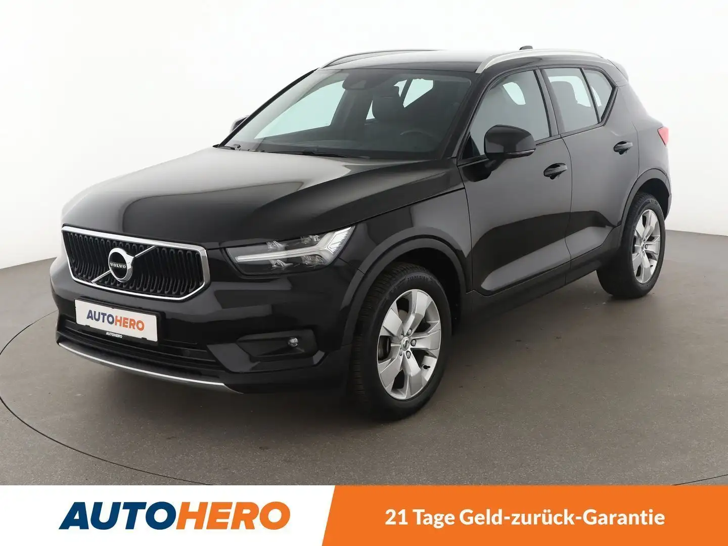 Volvo XC40 1.5 T3 Momentum Pro 2WD *NAVI*TEMPO*PDC* Schwarz - 1